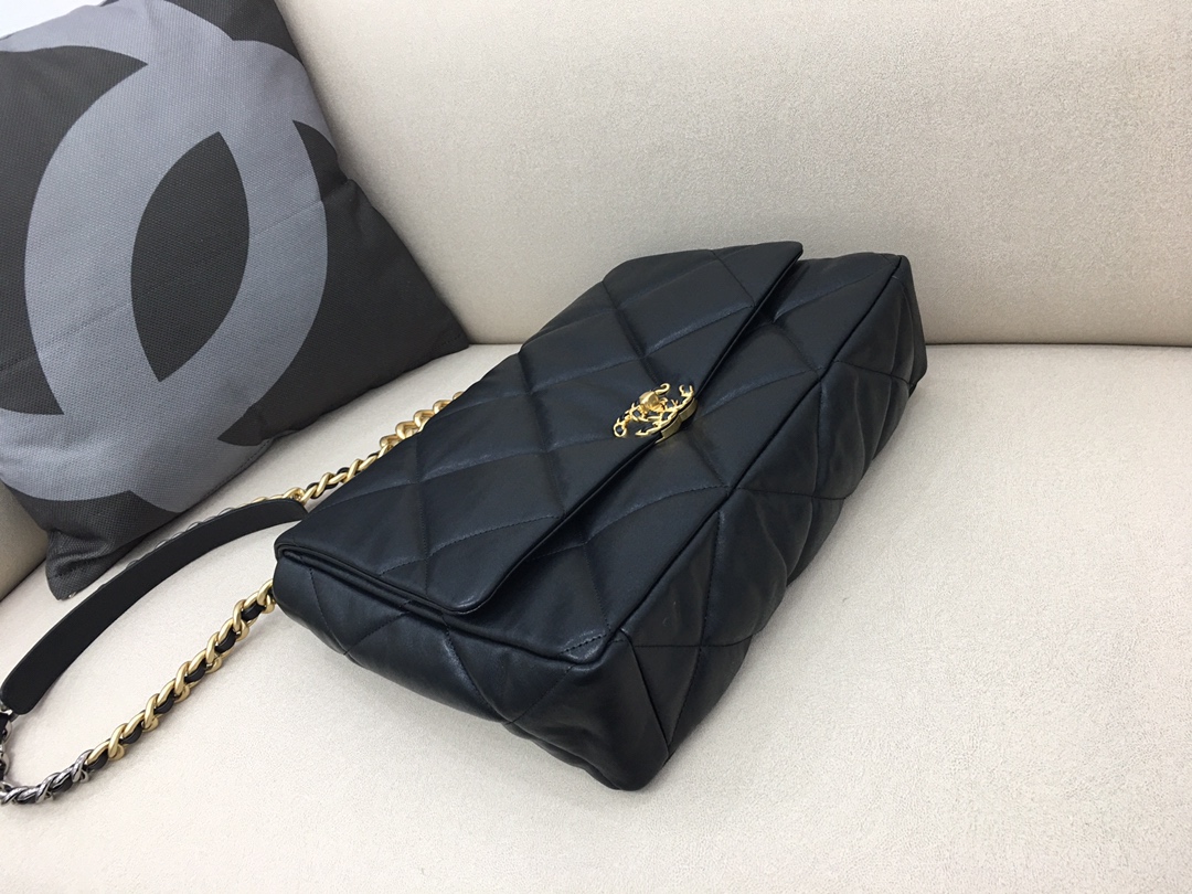 Lambskin 19 Maxi Handbag Flap Bag AS1162 Black